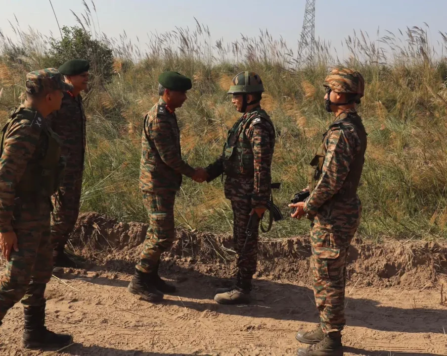 Lt Gen Katiyar Shaking Hands