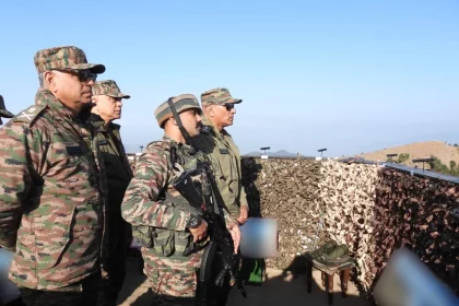 Lt Gen Pratik Sharma Reviews Operational Readiness During Visit to Shahsitar, Poonch