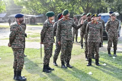 Lt Gen RC Tiwari With Other Officers 1