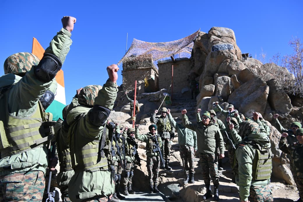 Lt Gen Sharma With Officers