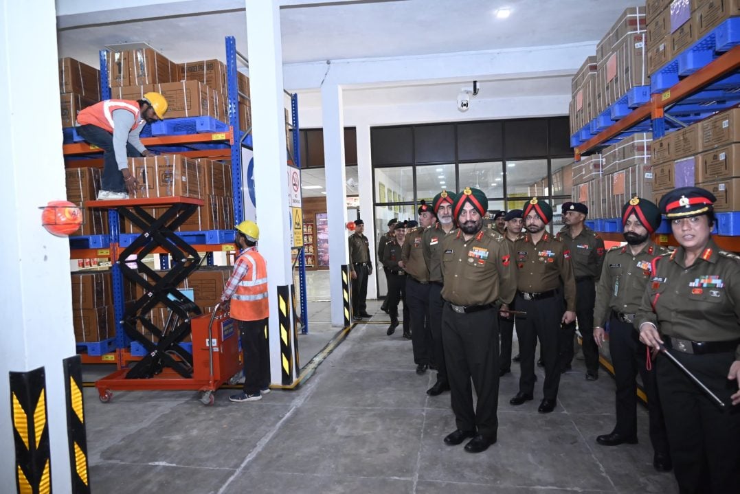 Lt Gen Singh Reviewing