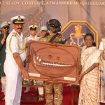 Admiral DK Tripathi and Droupadi Murmu