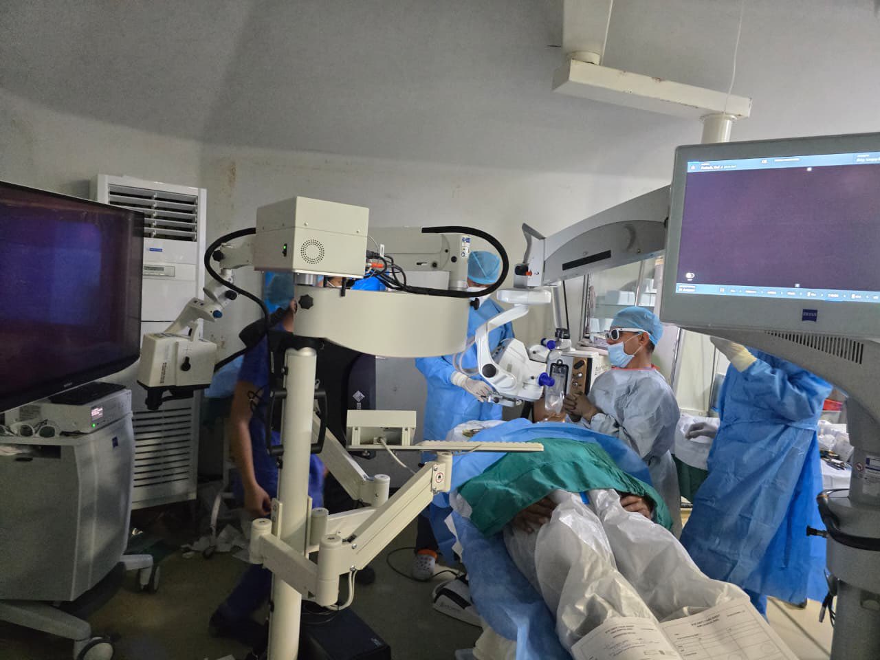 Army Hospital (R&R) Performs India’s First 3D Flex Aqueous Angiography ...