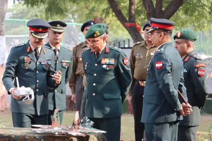 Lt Gen AVS Rathee Reviewing Tech
