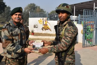 Lt Gen Chandpuria with Other Officer