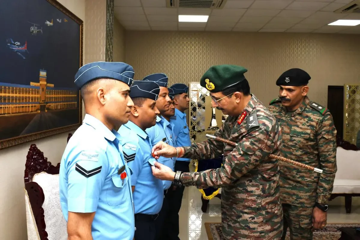 Lt Gen Devendra Sharma Commending Officers
