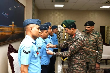 Lt Gen Devendra Sharma Commending Officers