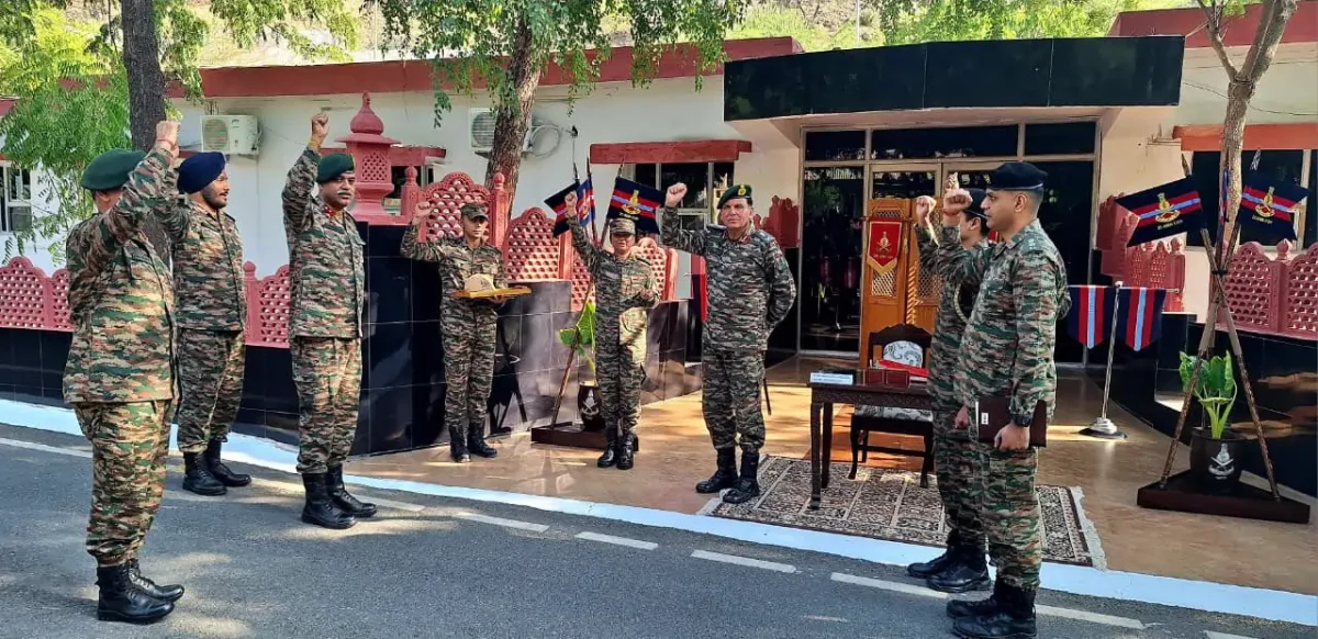 Lt Gen Dhiraj Seth and Other Officers