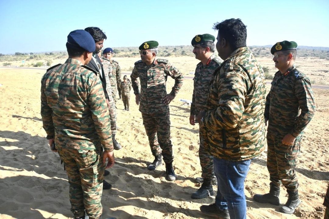 Lt Gen Katiyar Discussing