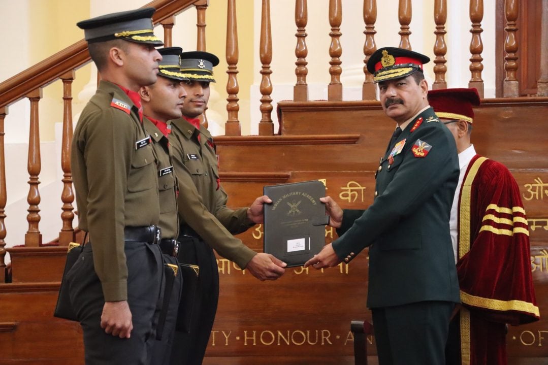 Lt Gen Nagendra Singh With Cadets