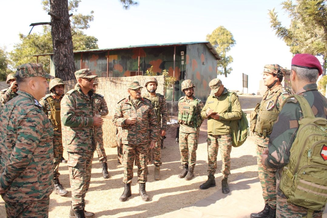 Lt Gen Prasanna Kishore Mishra and Other Soldiers