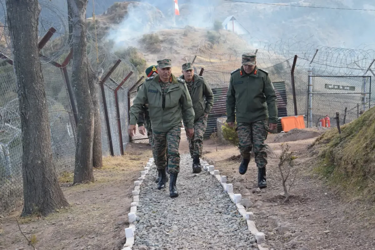 Lt Gen Pratik Sharma and Other Officers 2