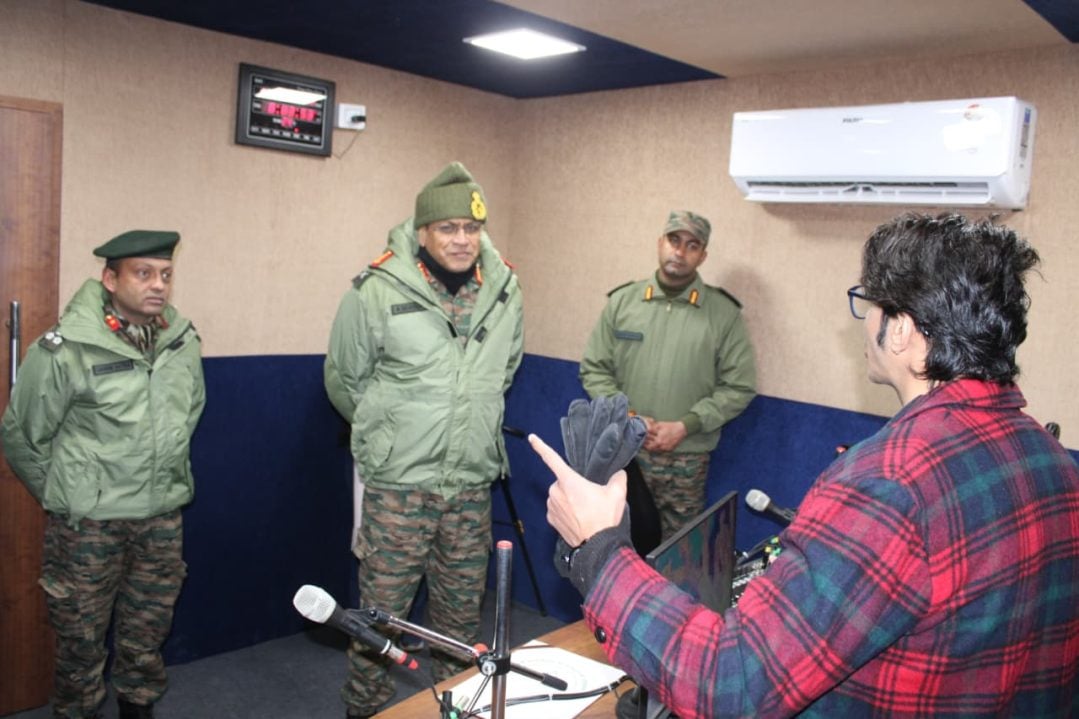 Lt Gen Sengupta Discussing