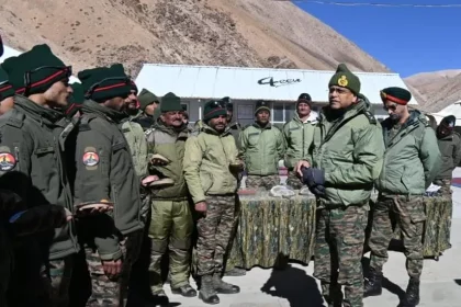 Lt Gen Sengupta and Other Soldiers