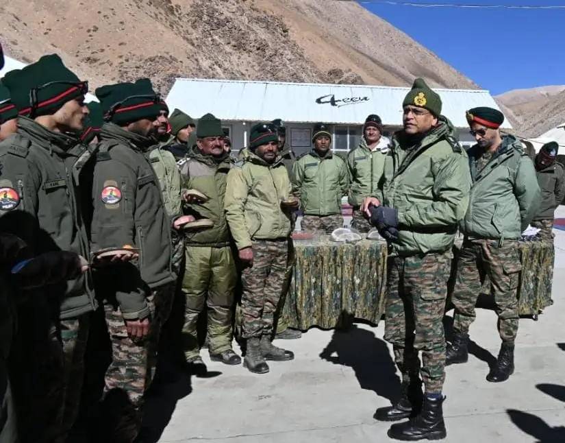 Lt Gen Sengupta and Other Soldiers