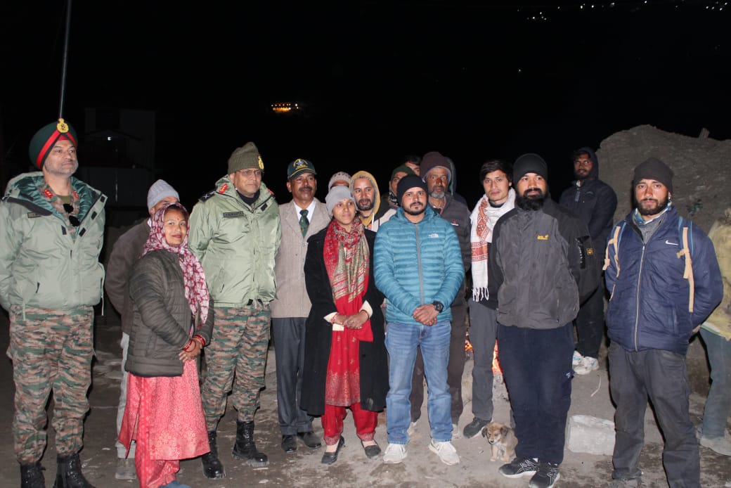 Lt Gen Sengupta with Civilians