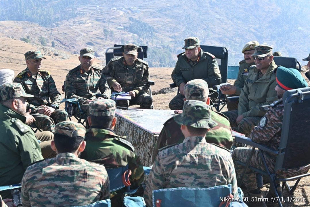 Lt Gen Sharma Having Discussions