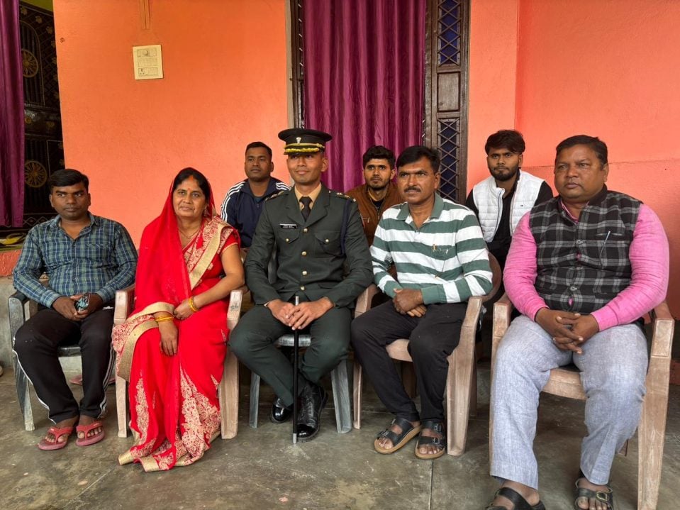 Lt Ravneet Kumar with Family