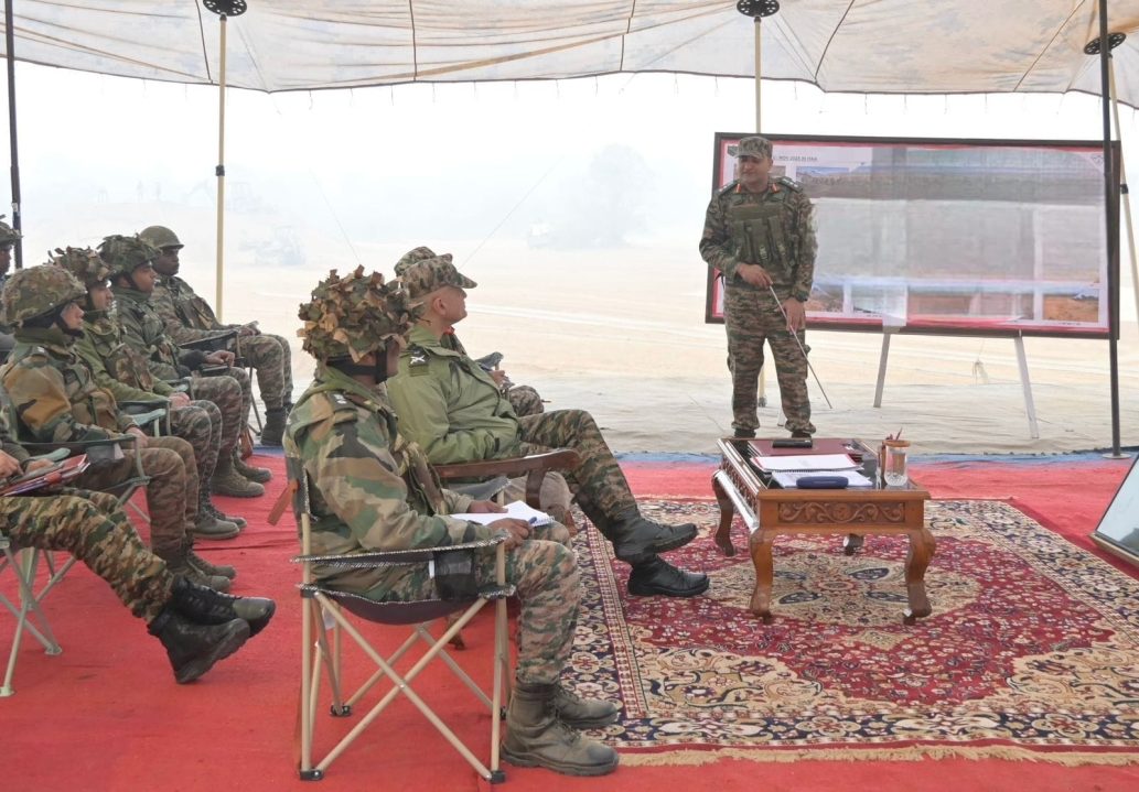 Maj Gen Mahajan and Other Officers
