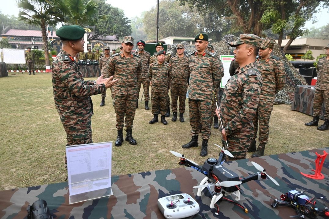 Maj Gen Naveen Mahajan and Other Officers