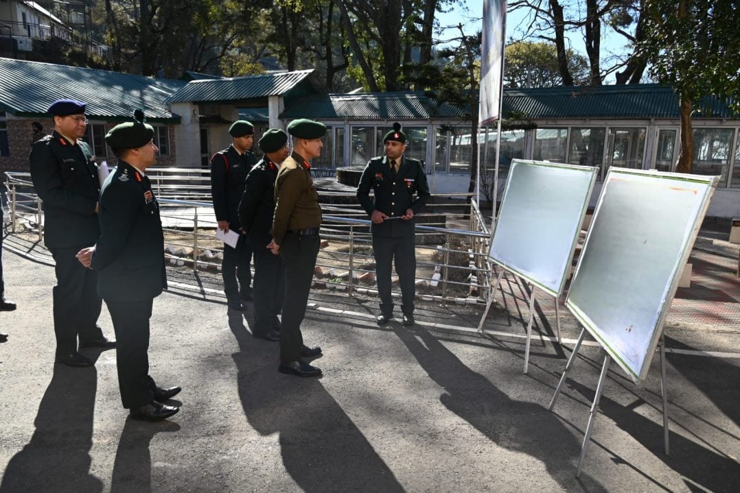 Maj Gen Naveen Mahajan and Other Officers