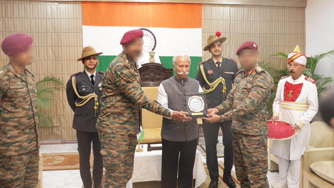 Para Officers With Lt Gen Parnaik