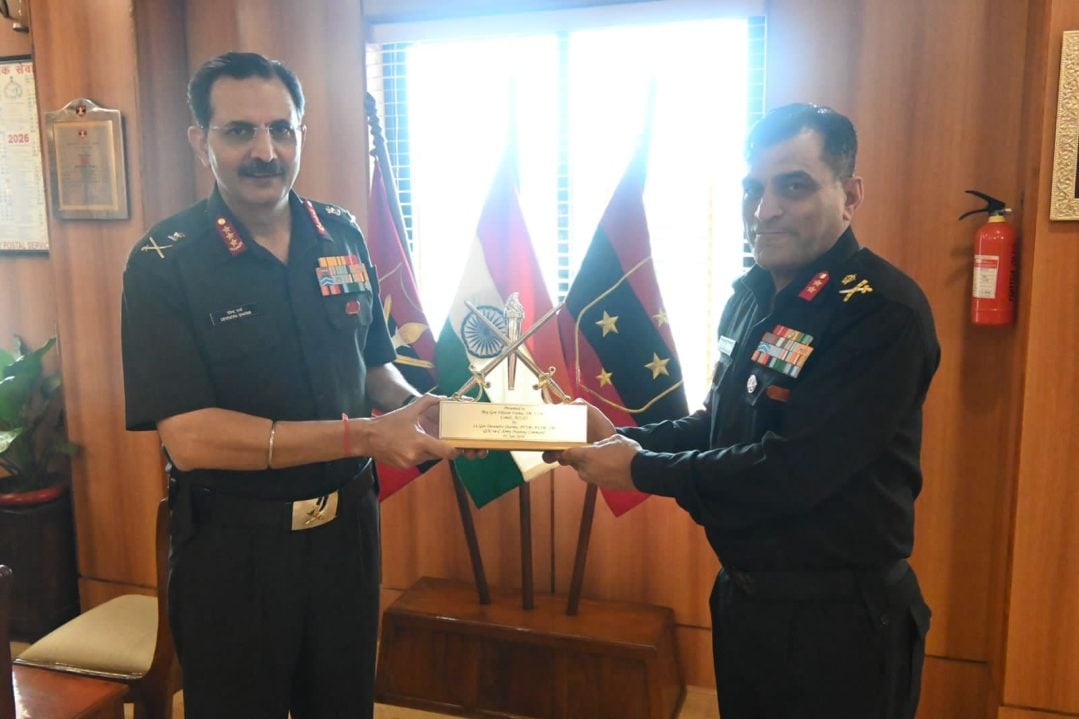 Lt Gen Devendra Sharma and Officer