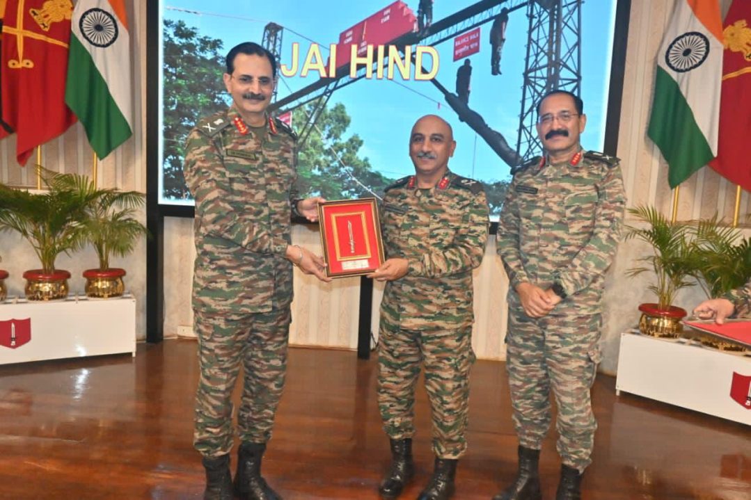 Lt Gen Devendra Sharma and Other Officers