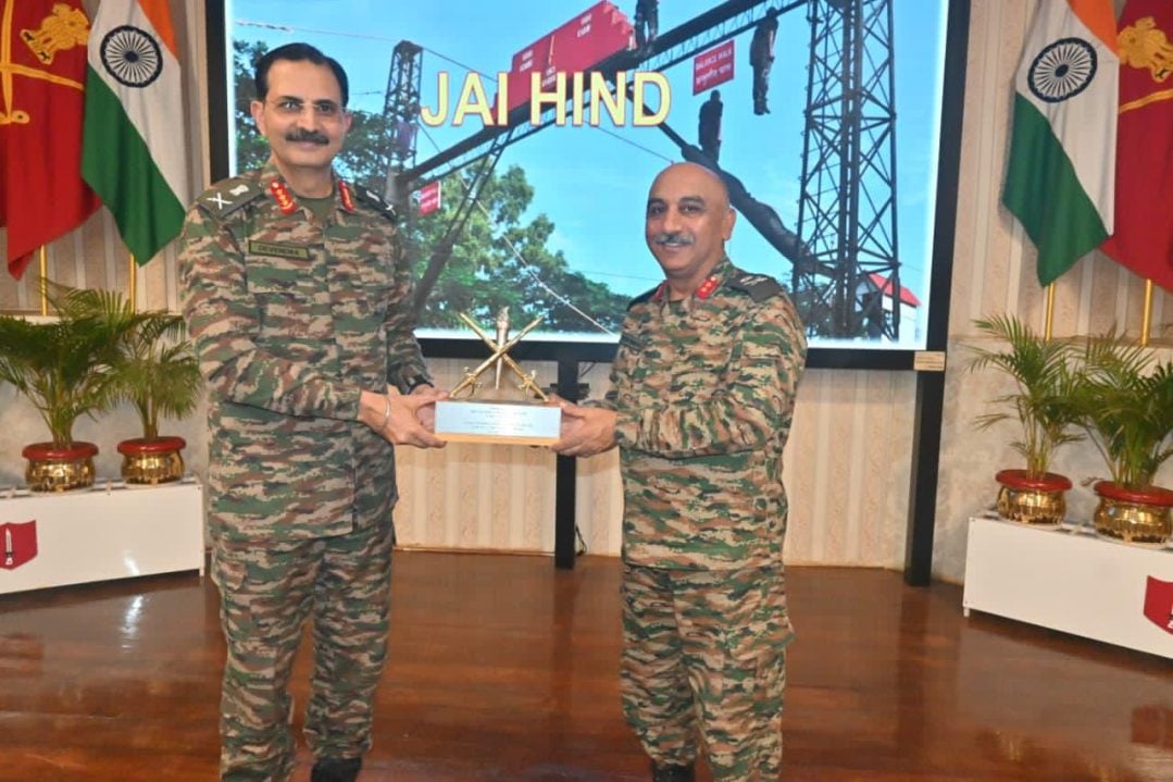 Lt Gen Devendra Sharma with Officer