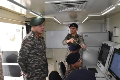 Lt Gen Dhiraj Seth Reviewing