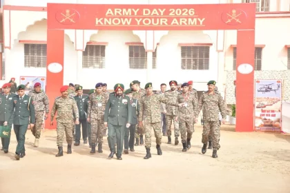 Lt Gen Manjinder Singh Reviewing