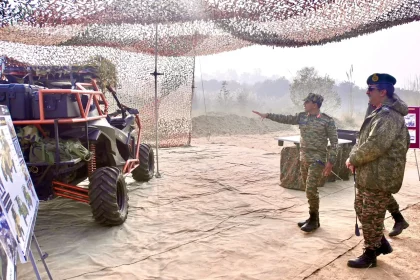 Lt Gen Rajesh Pushkar Reviewing