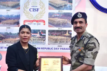 Nikhat Zareen Getting Award