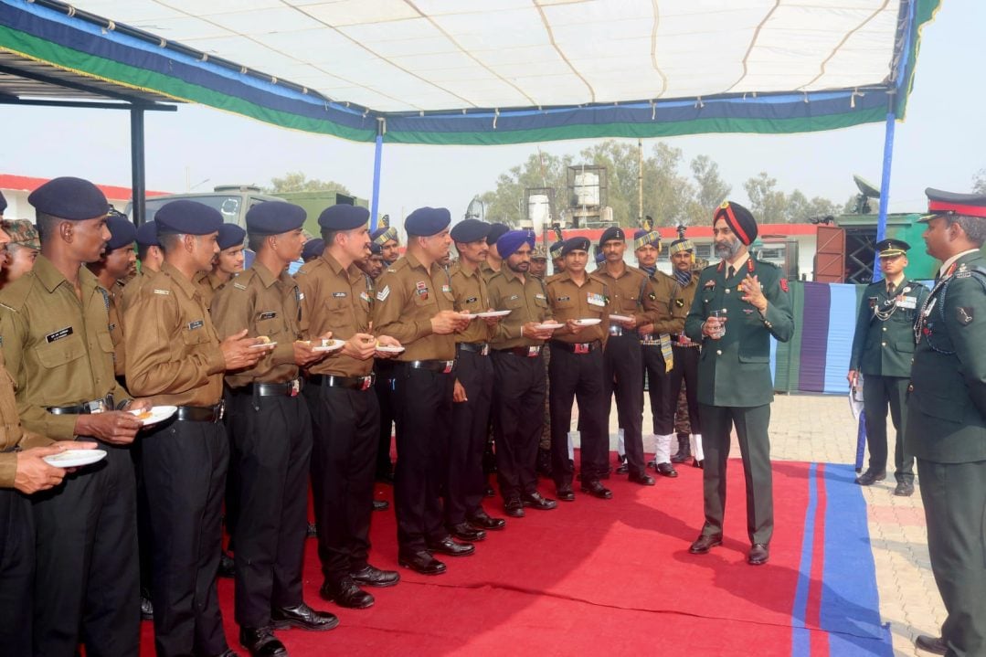 Lt Gen HS Vandra Discussing