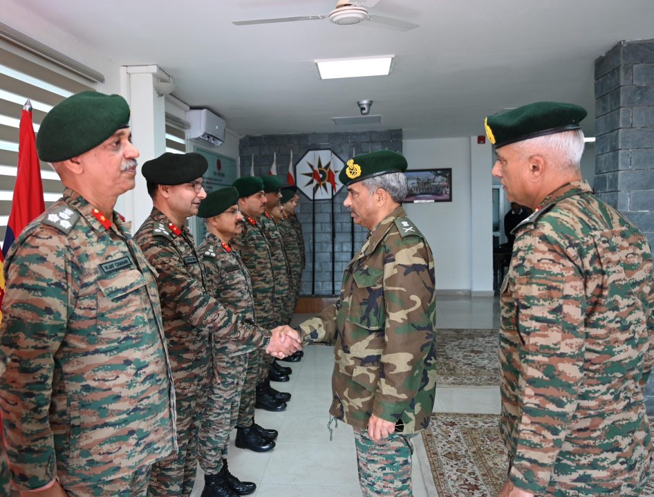 Lt Gen Katiyar Shaking Hands 2