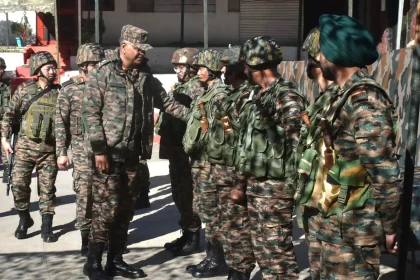 Lt Gen PK Mishra Meeting Soldiers