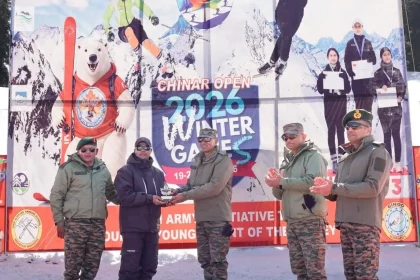 Lt Gen Pratik Sharma Giving Award