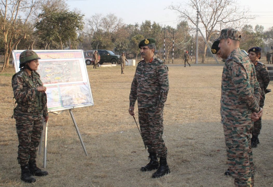 Lt Gen Pushkar Reviewing
