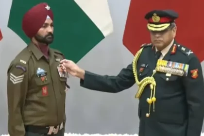 Lt Gen Sengputa Commending