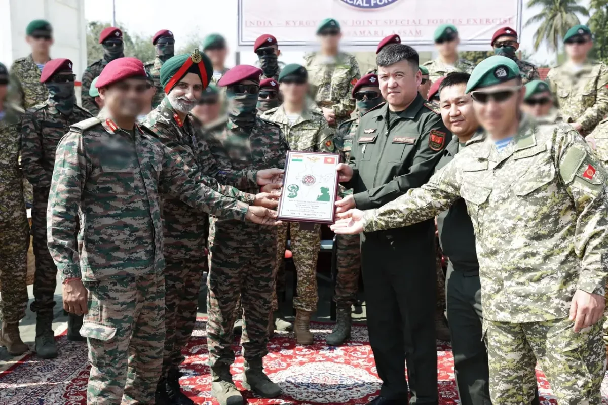 Officer Givig Memento