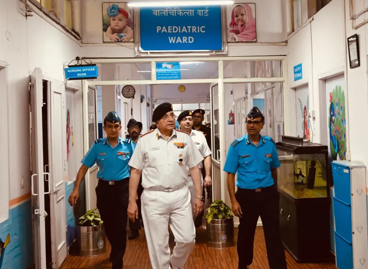 Surgeon Vice Admiral Vivek Hande Visits Command Hospital (Air Force) Bengaluru