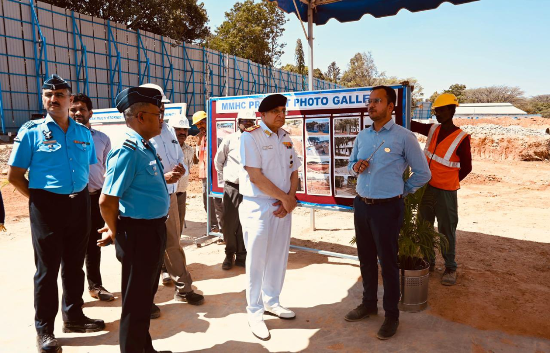 Surgeon Vice Admiral Vivek Hande Visits Command Hospital (Air Force) Bengaluru