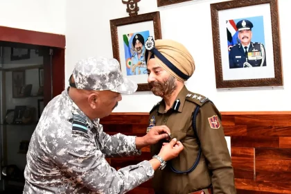 Air Marshal Jeetendra Mishra Commending 1