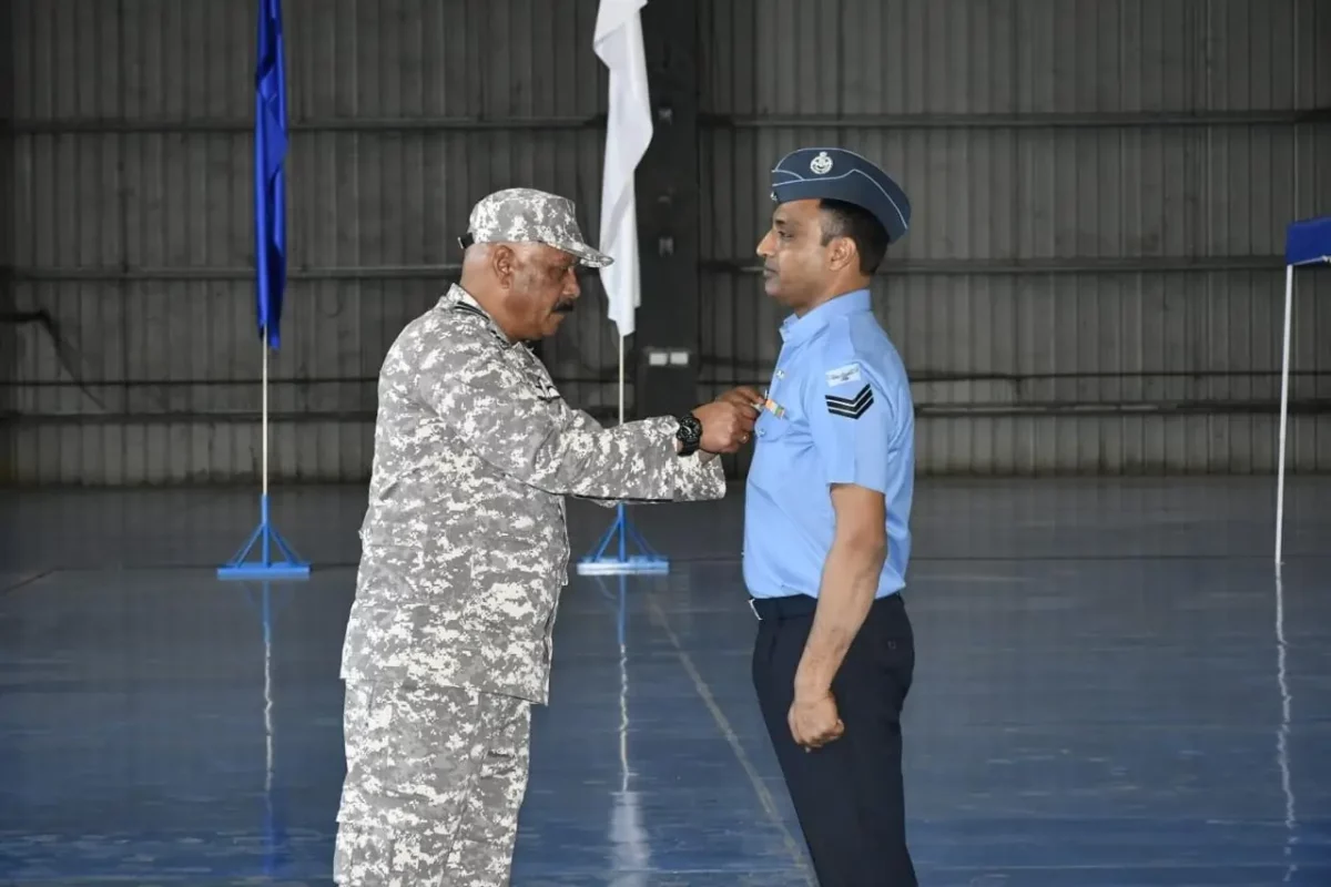 Air Marshal Jeetendra Mishra Commending