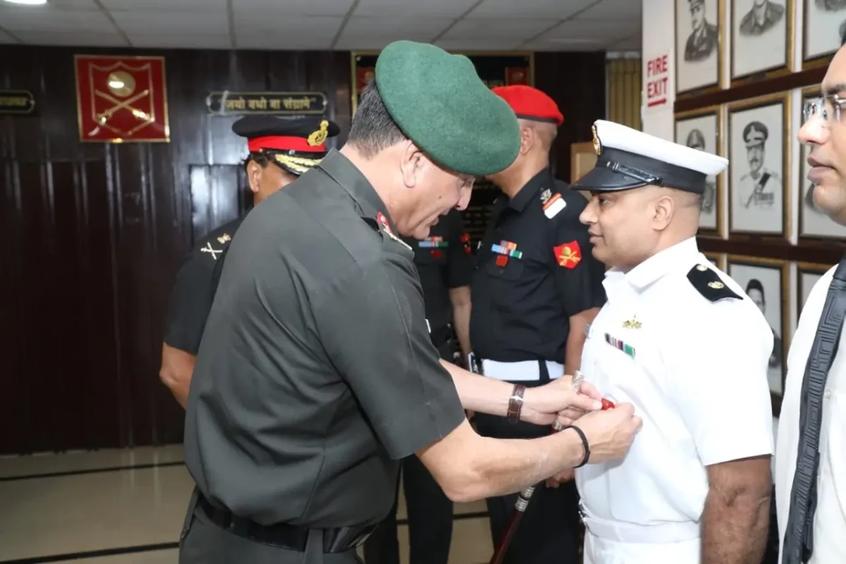 Lt Gen Dhiraj Seth Commending