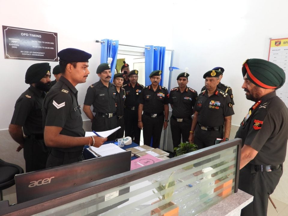 Lt Gen Manjinder Singh Discussing