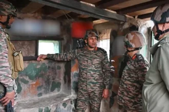 Lt Gen Pratik Sharma Discussing