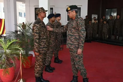 Lt Gen Sengupta Commending