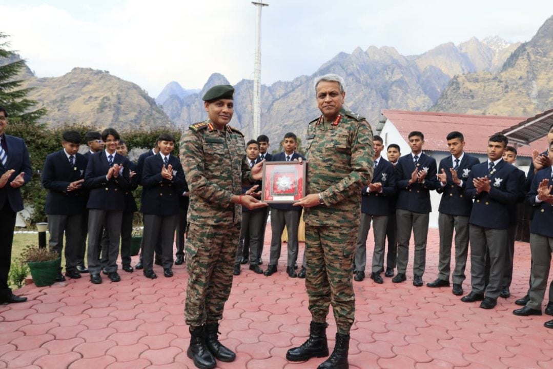 Lt Gen Sengupta Getting Memento