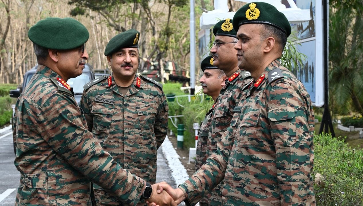 Lt Gen Tiwari Shaking Hands